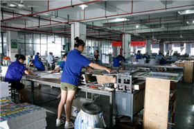 海虹彩印公司生產(chǎn)車間一角